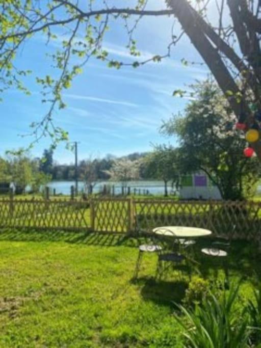 Maison Face A L'Etang Précy エクステリア 写真