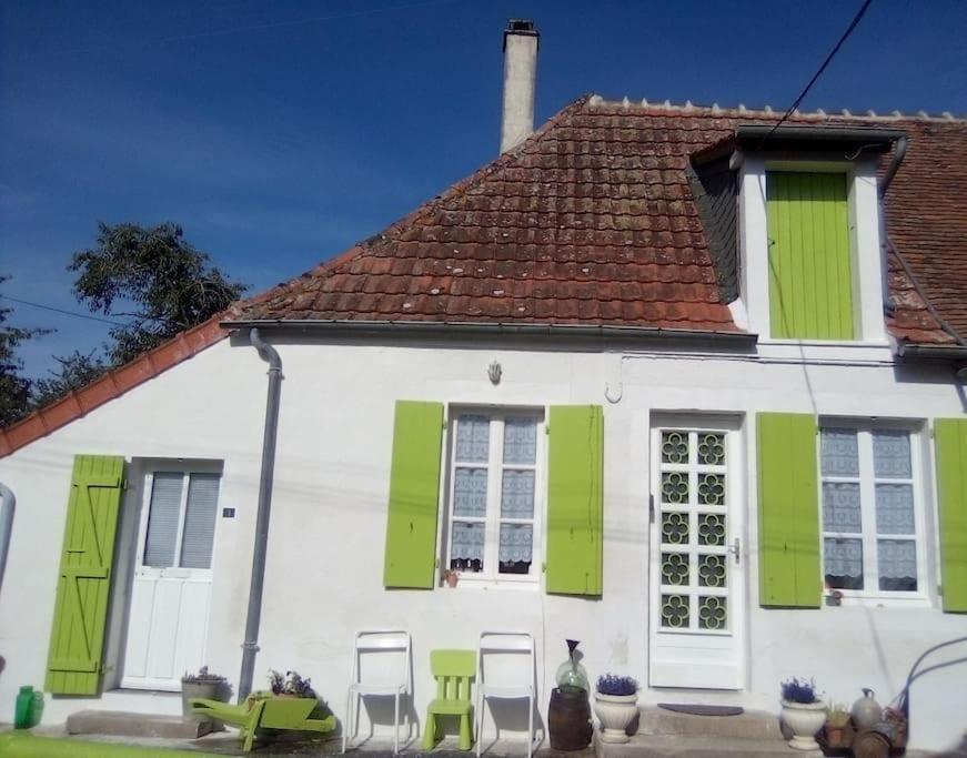 Maison Face A L'Etang Précy エクステリア 写真